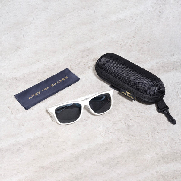 White frame Polarised