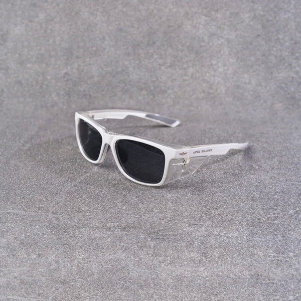 White frame Polarised